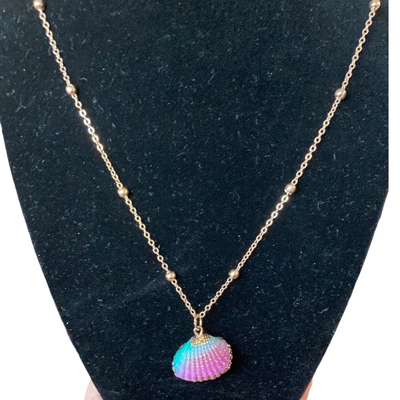 Natural Painted Shell Charm Pendant Purple and Green Gold Chain Link Necklace - Picture 2 of 12